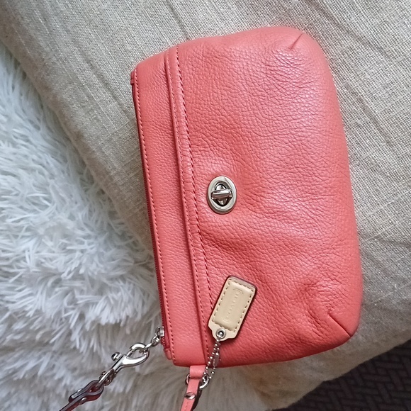 Coach Handbags - COACH tearose & nickel medium leather wristlet clutch wallet F49472